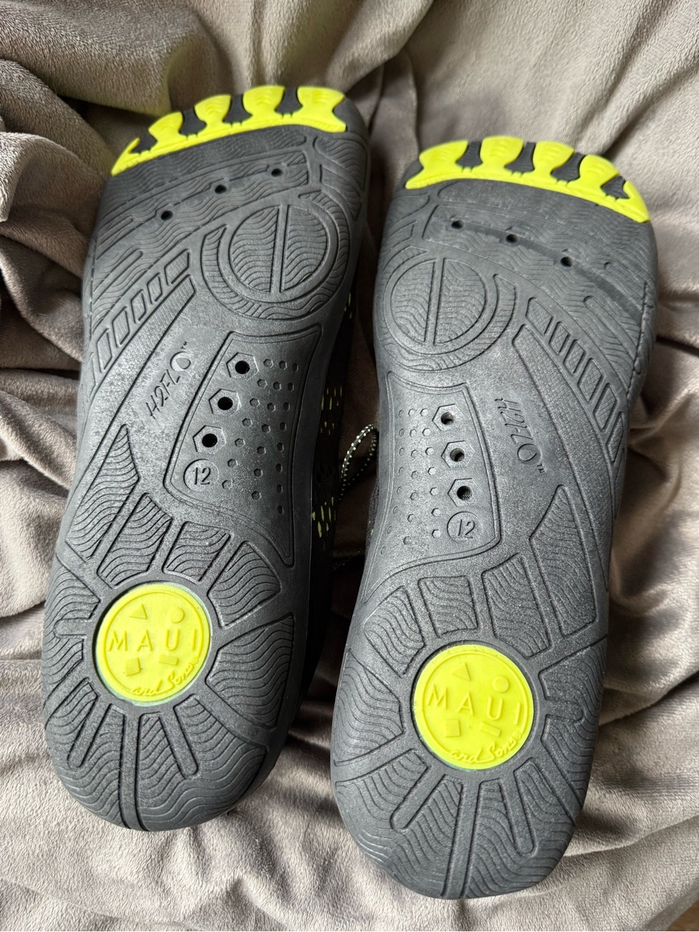 Men's Black Water Shoes with Lime Green Accents Maui Sons Size 12 - Picture 2 of 3